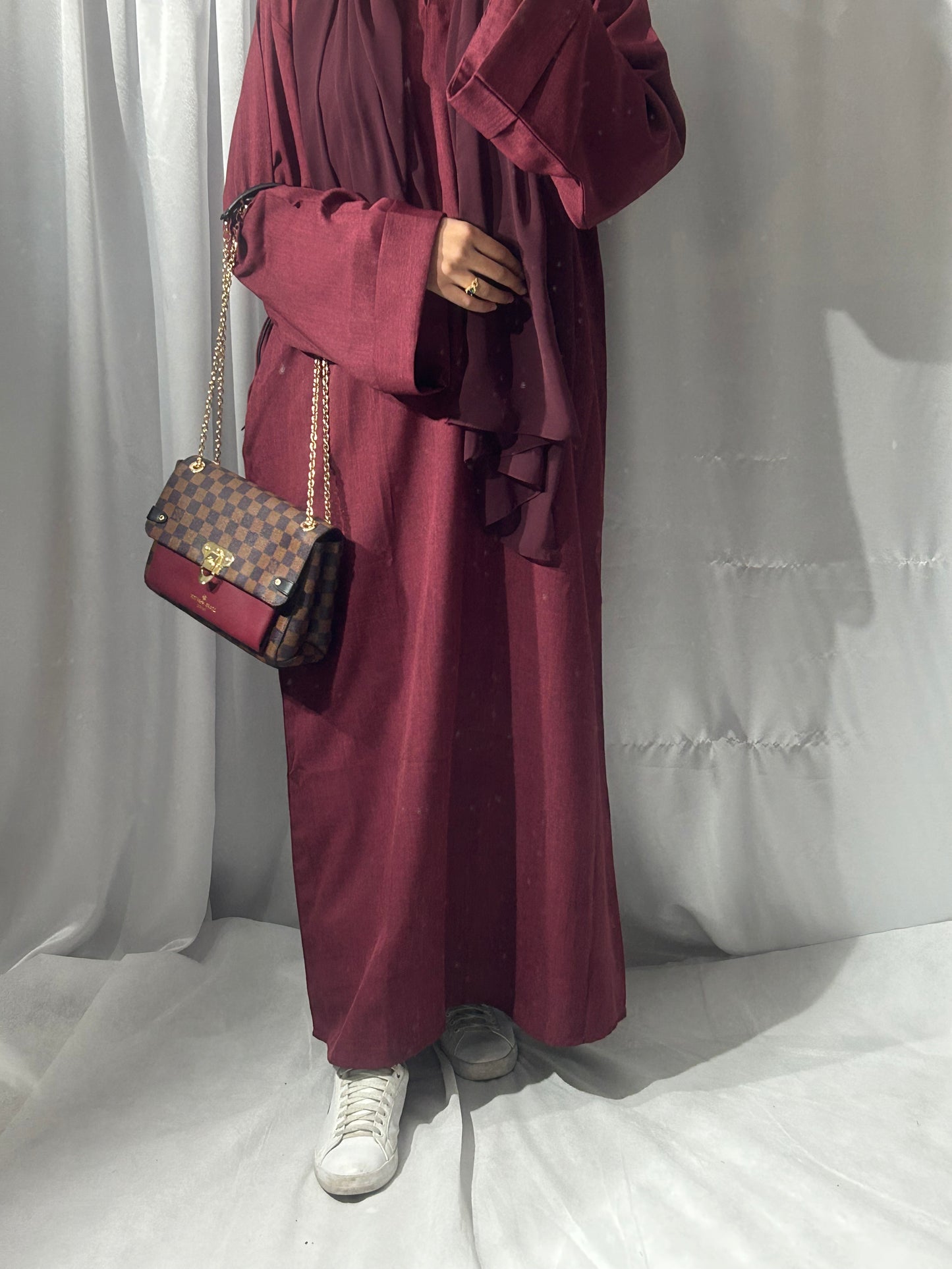 ROSY RED LINEN CLOSED ABAYA